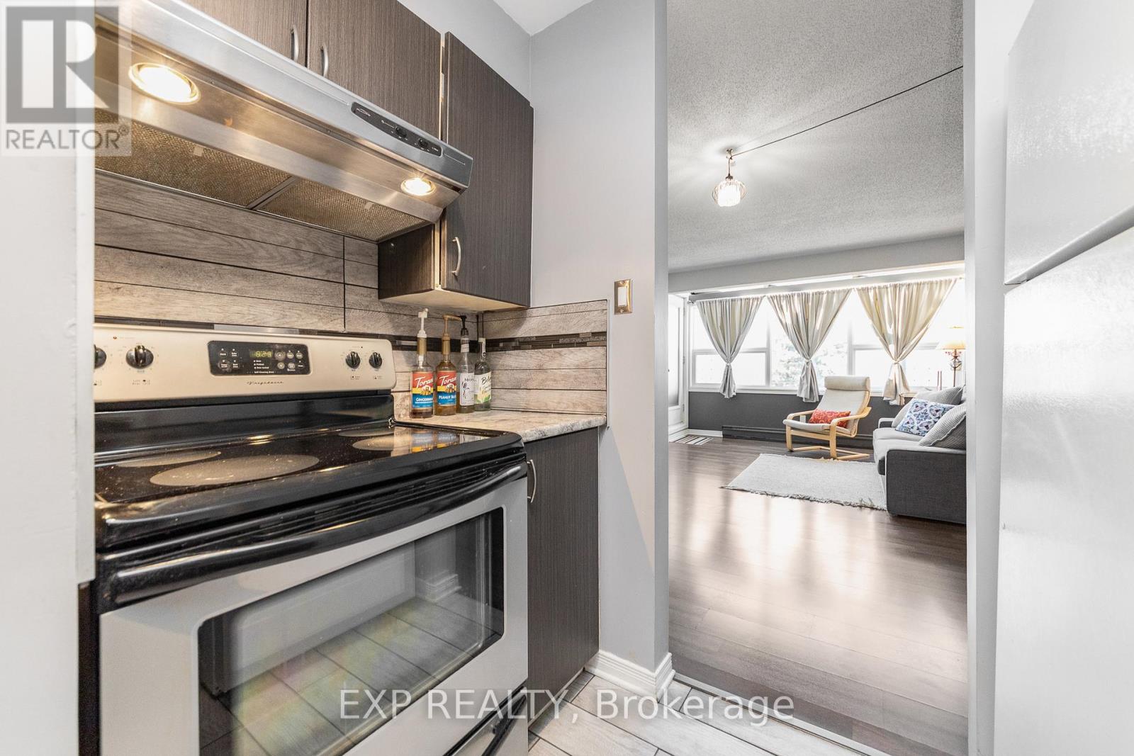 #305 1490 HERON ROAD - 19