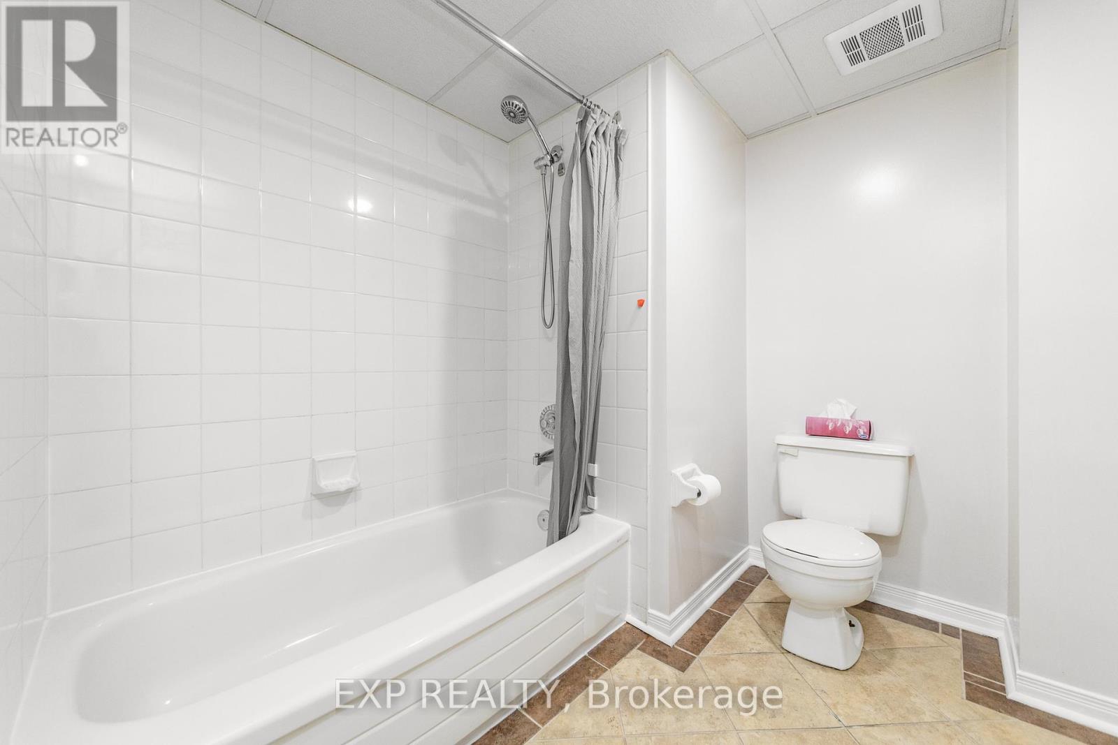 #305 1490 HERON ROAD - 26