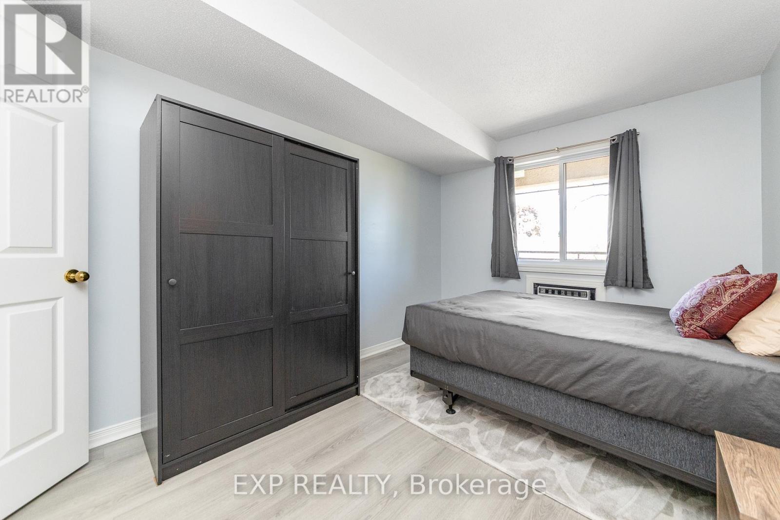 #305 1490 HERON ROAD - 27