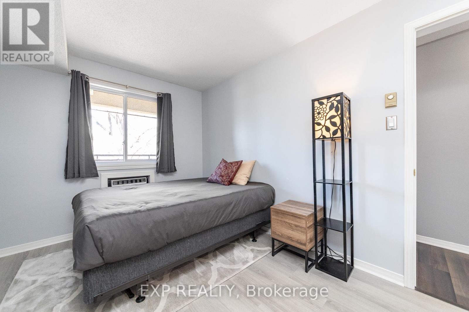 #305 1490 HERON ROAD - 28