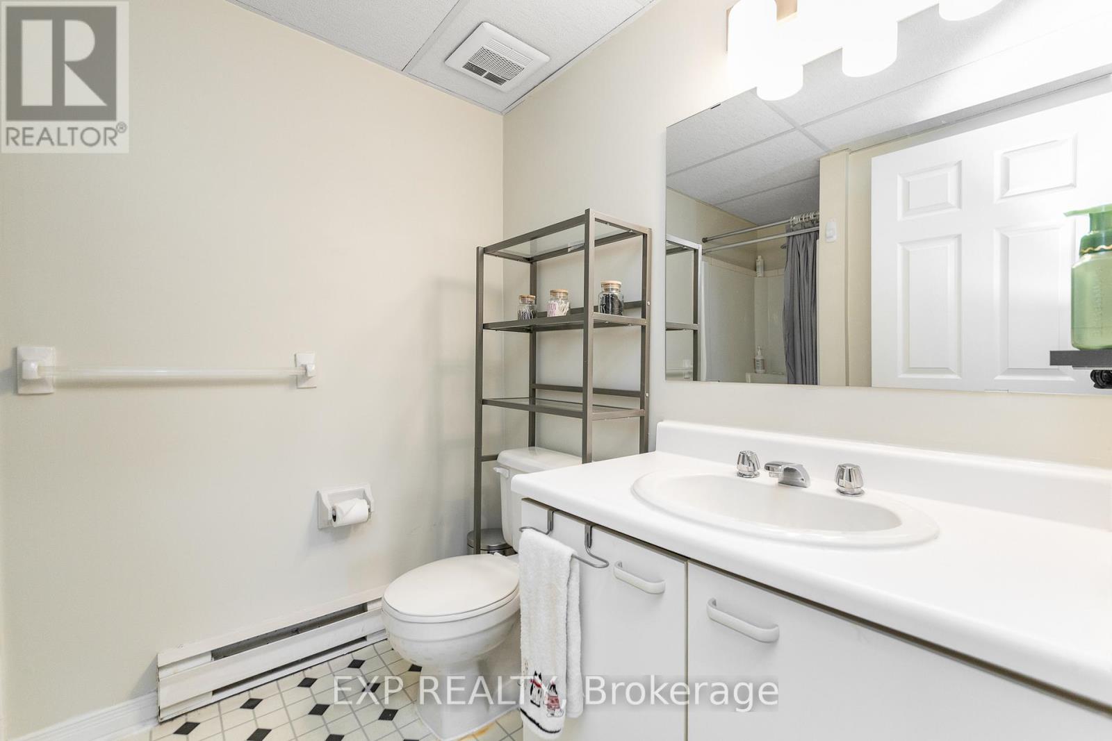 #305 1490 HERON ROAD - 32