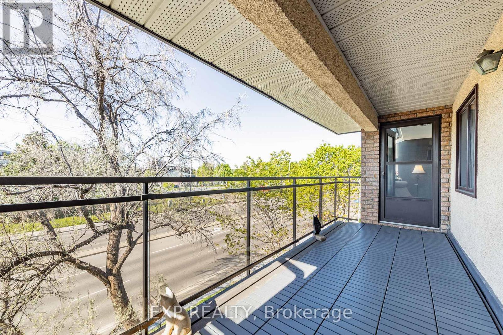 #305 1490 HERON ROAD - 36