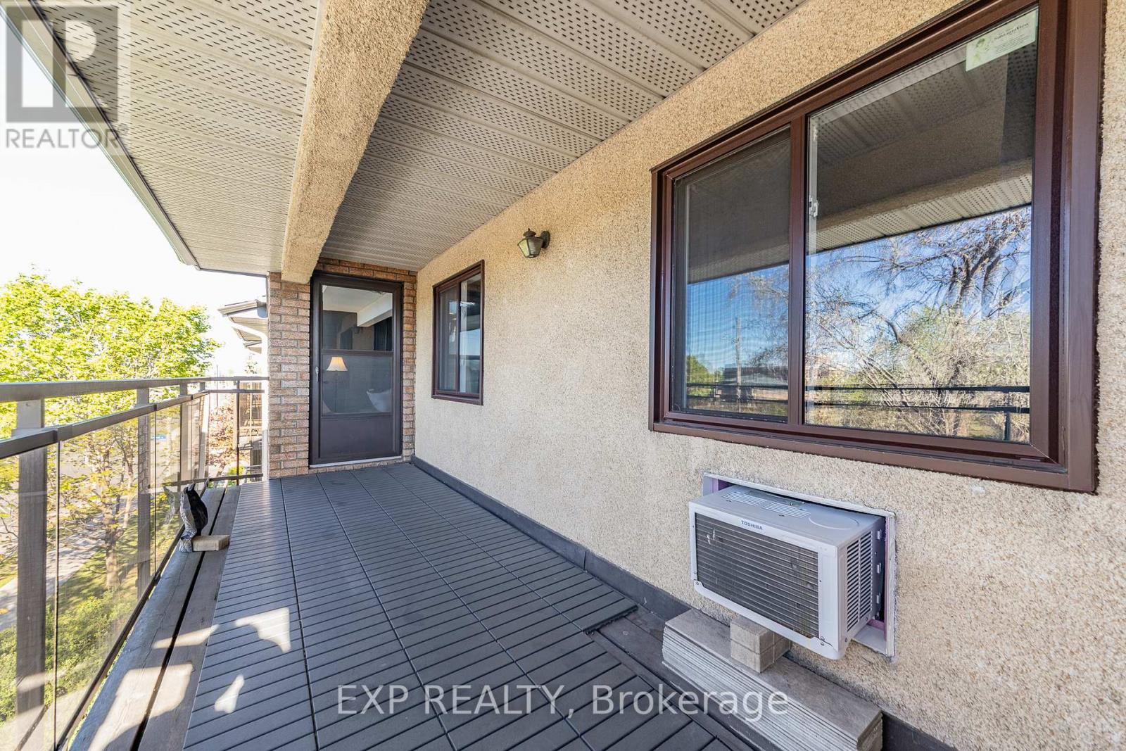 #305 1490 HERON ROAD - 37