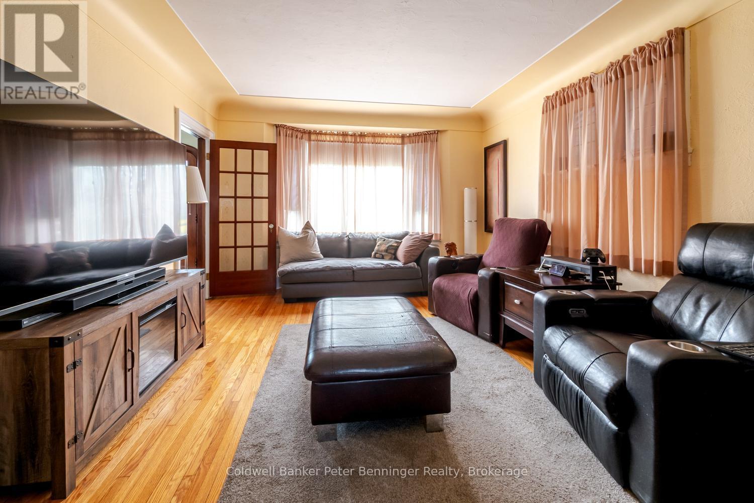310 9TH STREET - 10