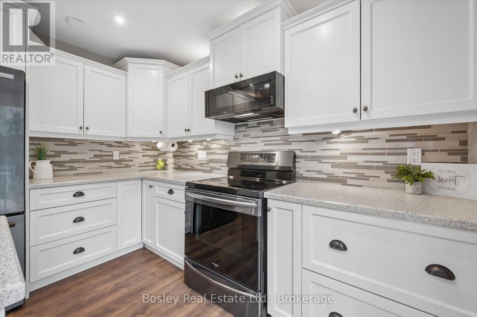 687 CHAMPLAIN BOULEVARD - 13