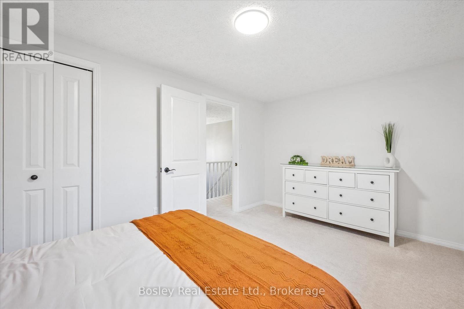 687 CHAMPLAIN BOULEVARD - 20