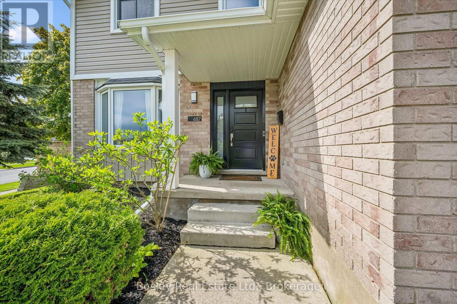 687 CHAMPLAIN BOULEVARD - 3