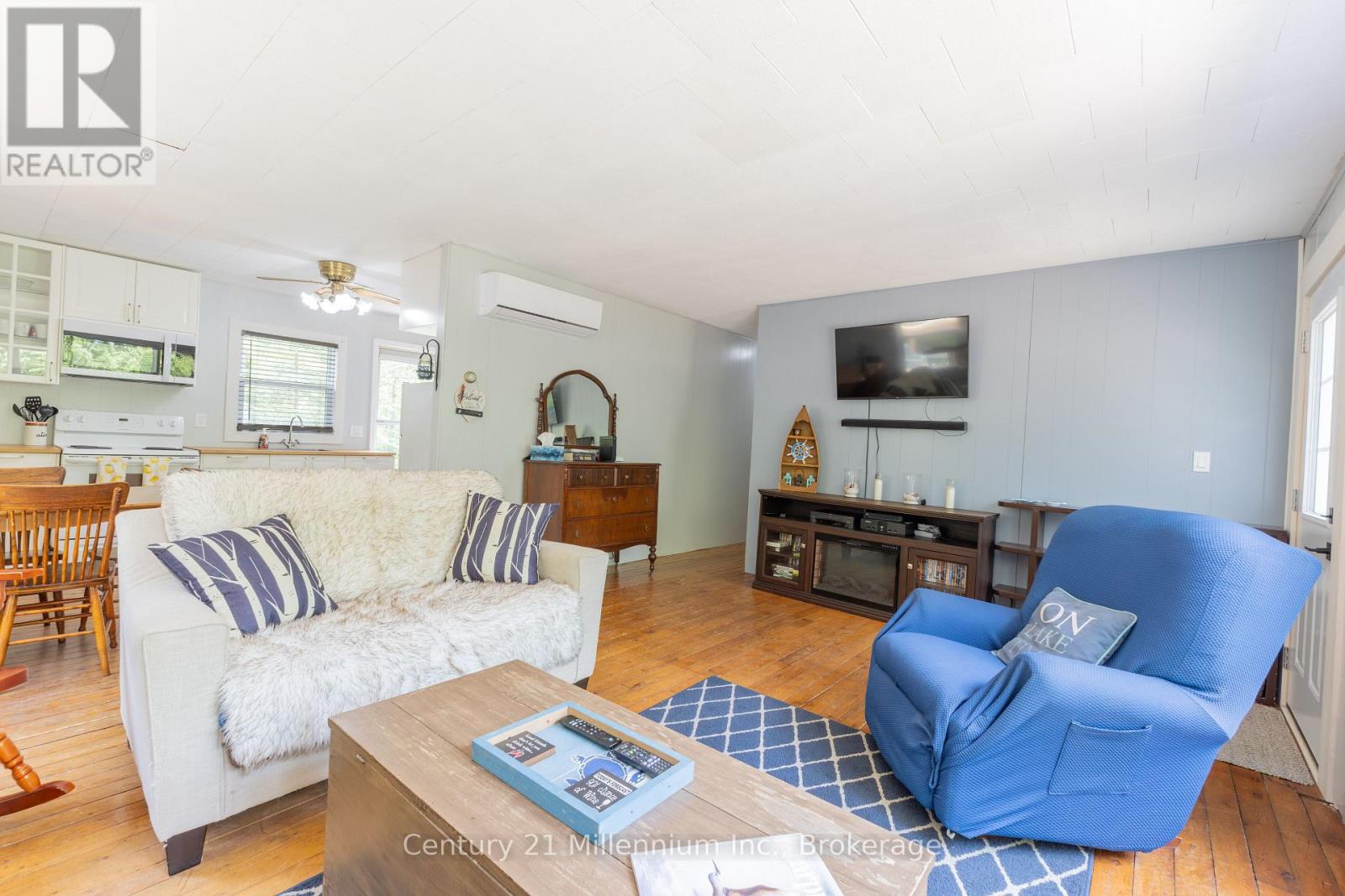 28 JAY STREET - 16