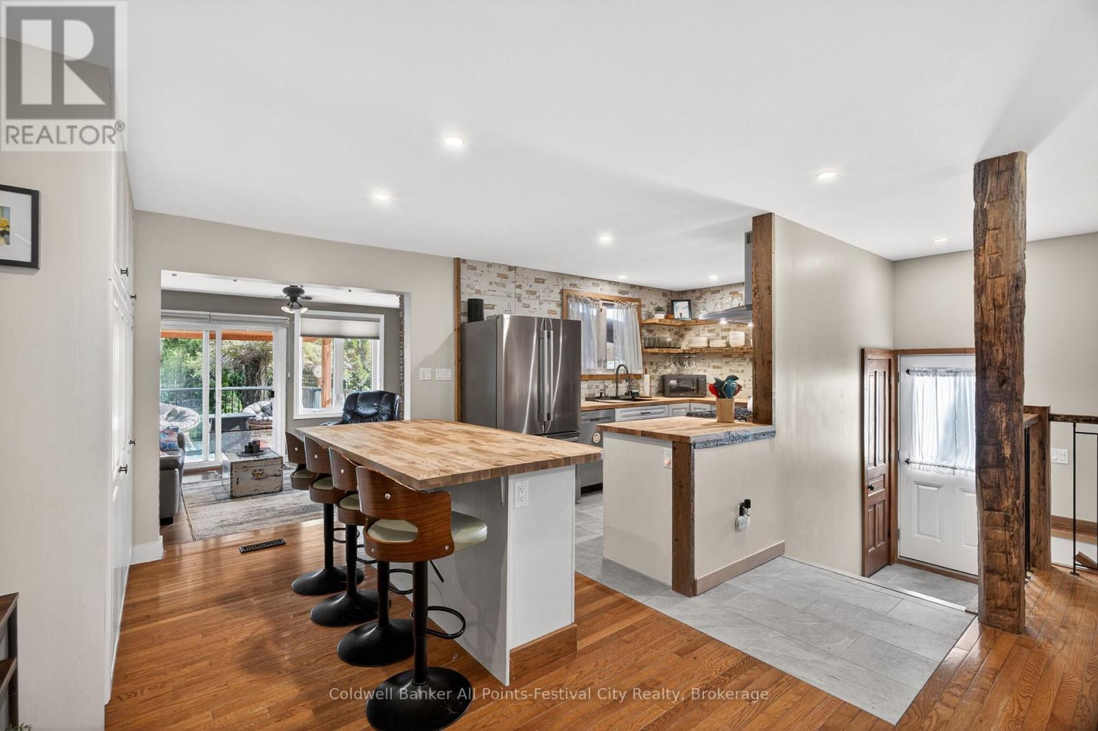 145 SUNCOAST DRIVE W - 11