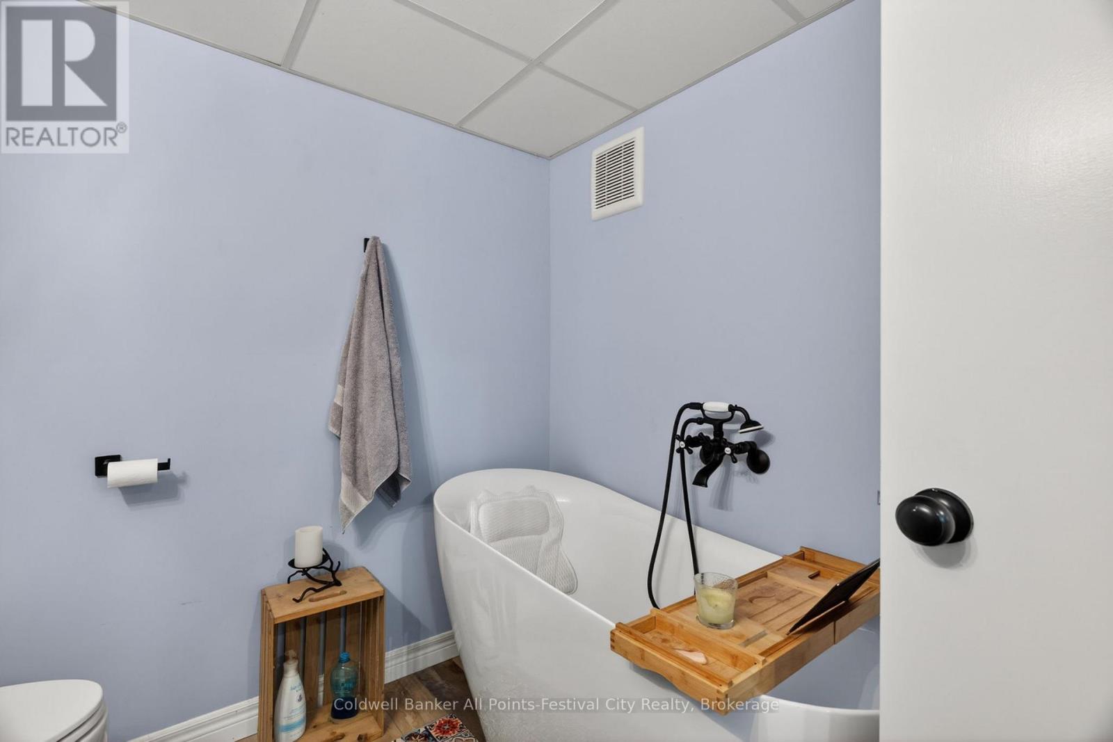 145 SUNCOAST DRIVE W - 33