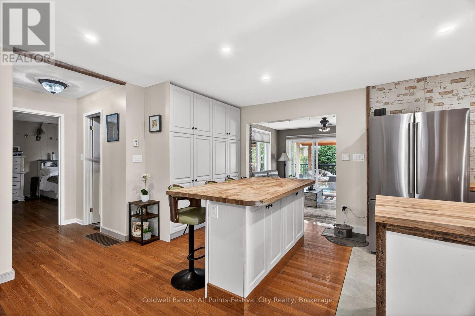 145 SUNCOAST DRIVE W - 8