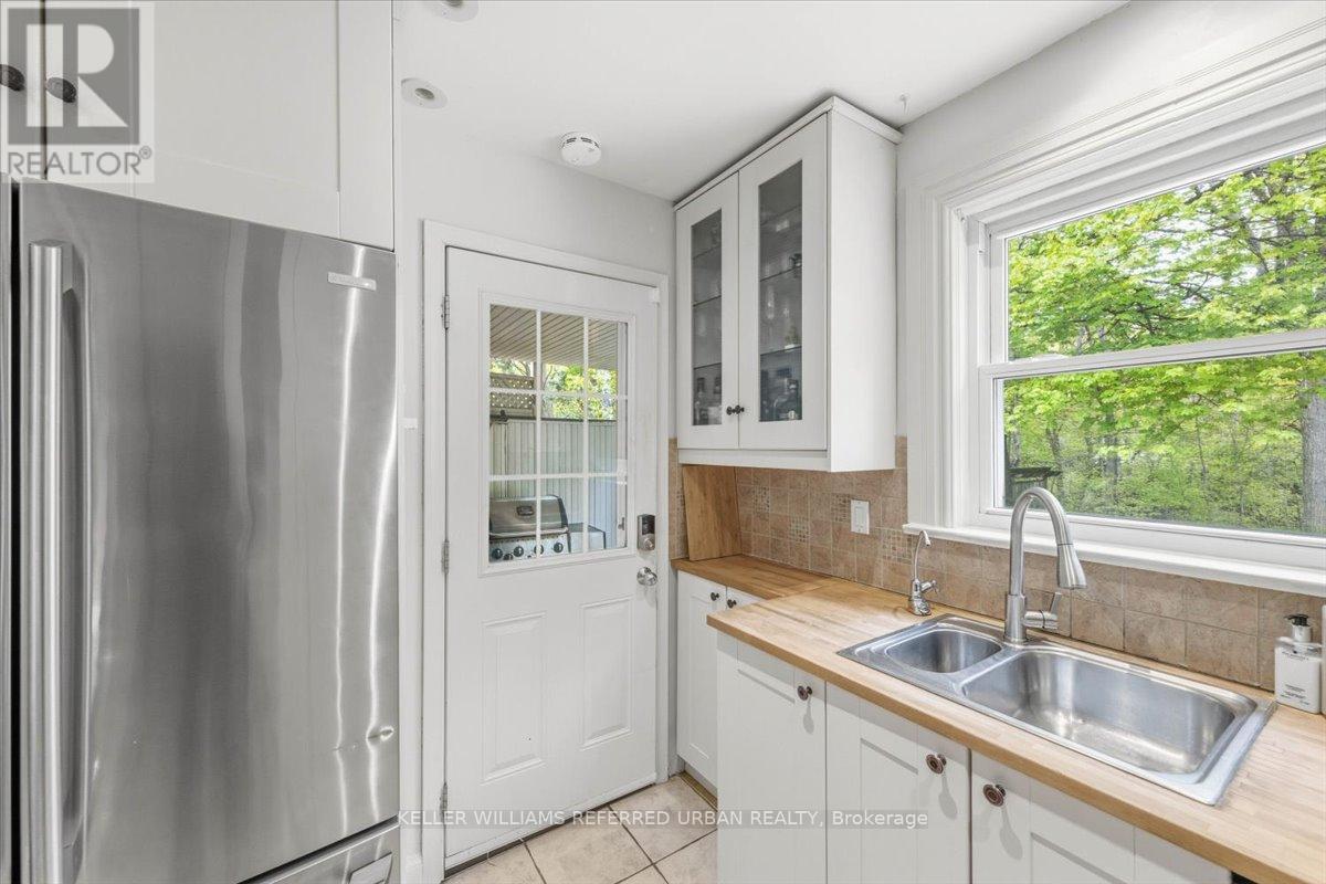 19 WALKER ROAD - 12