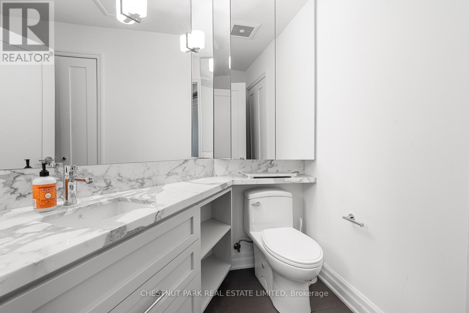 #304 38 AVENUE ROAD - 28