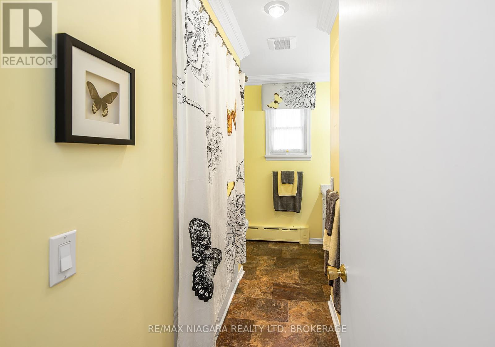 425 BELL STREET - 25