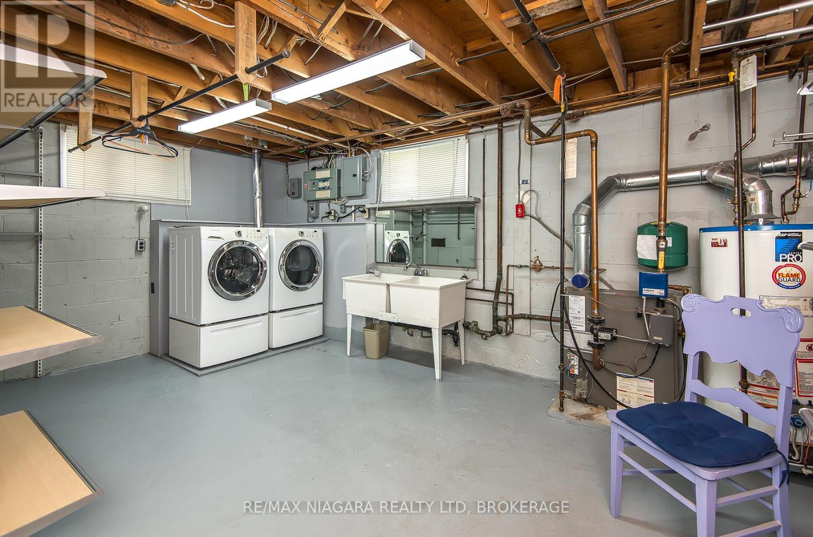 425 BELL STREET - 34