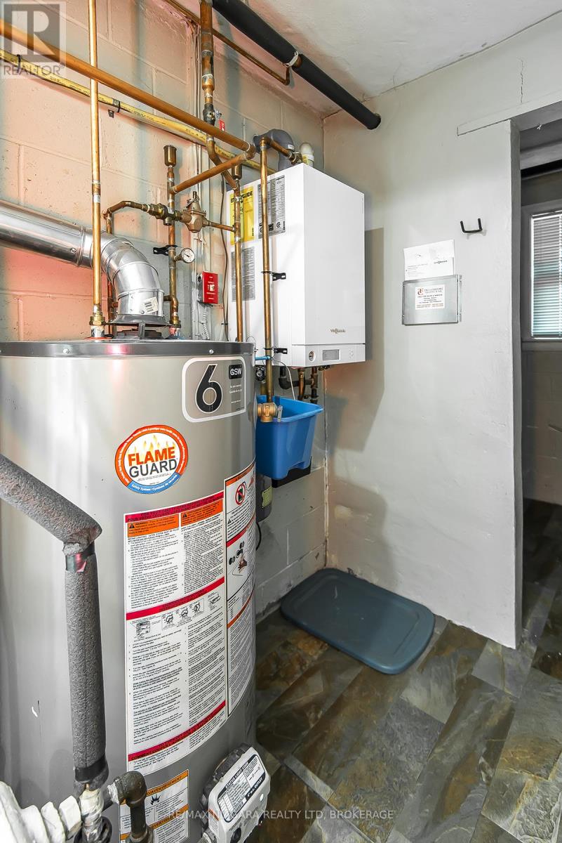 425 BELL STREET - 45