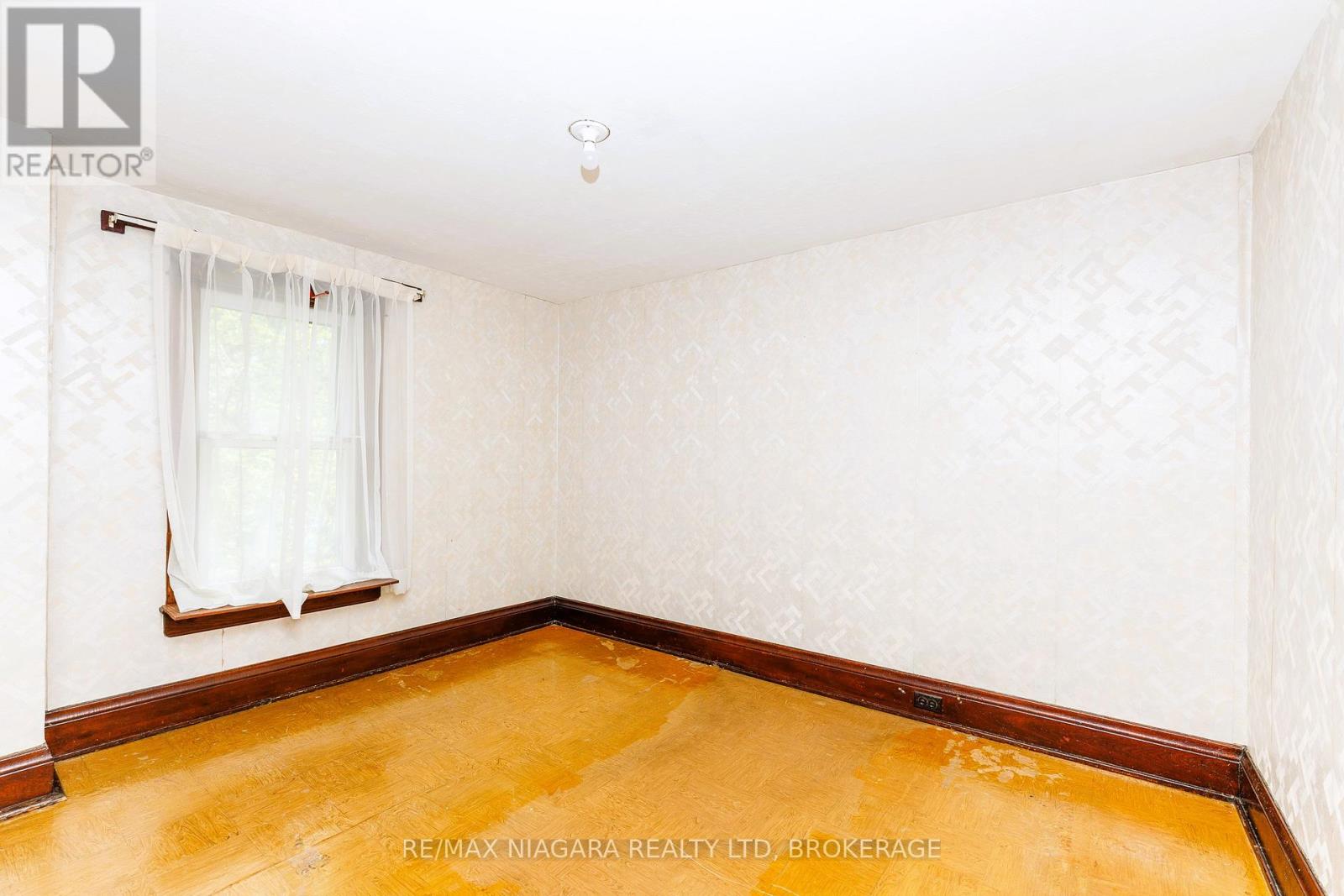 208 HELLEMS AVENUE - 14