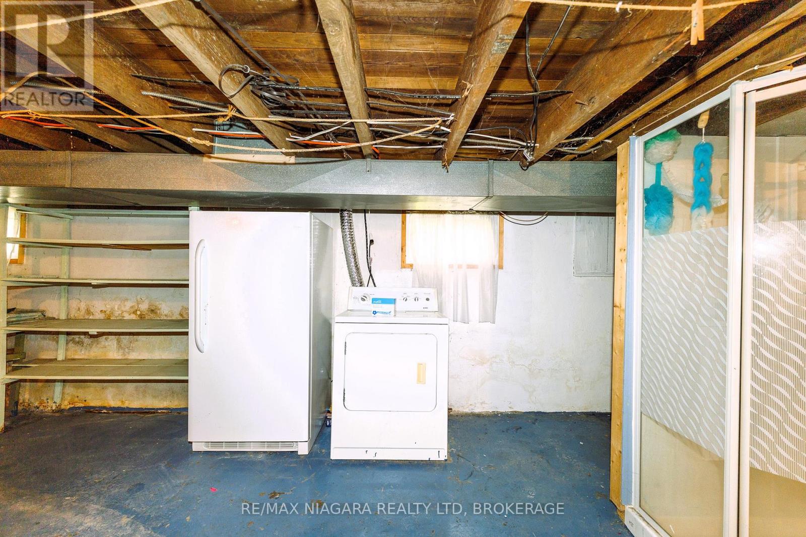 208 HELLEMS AVENUE - 19