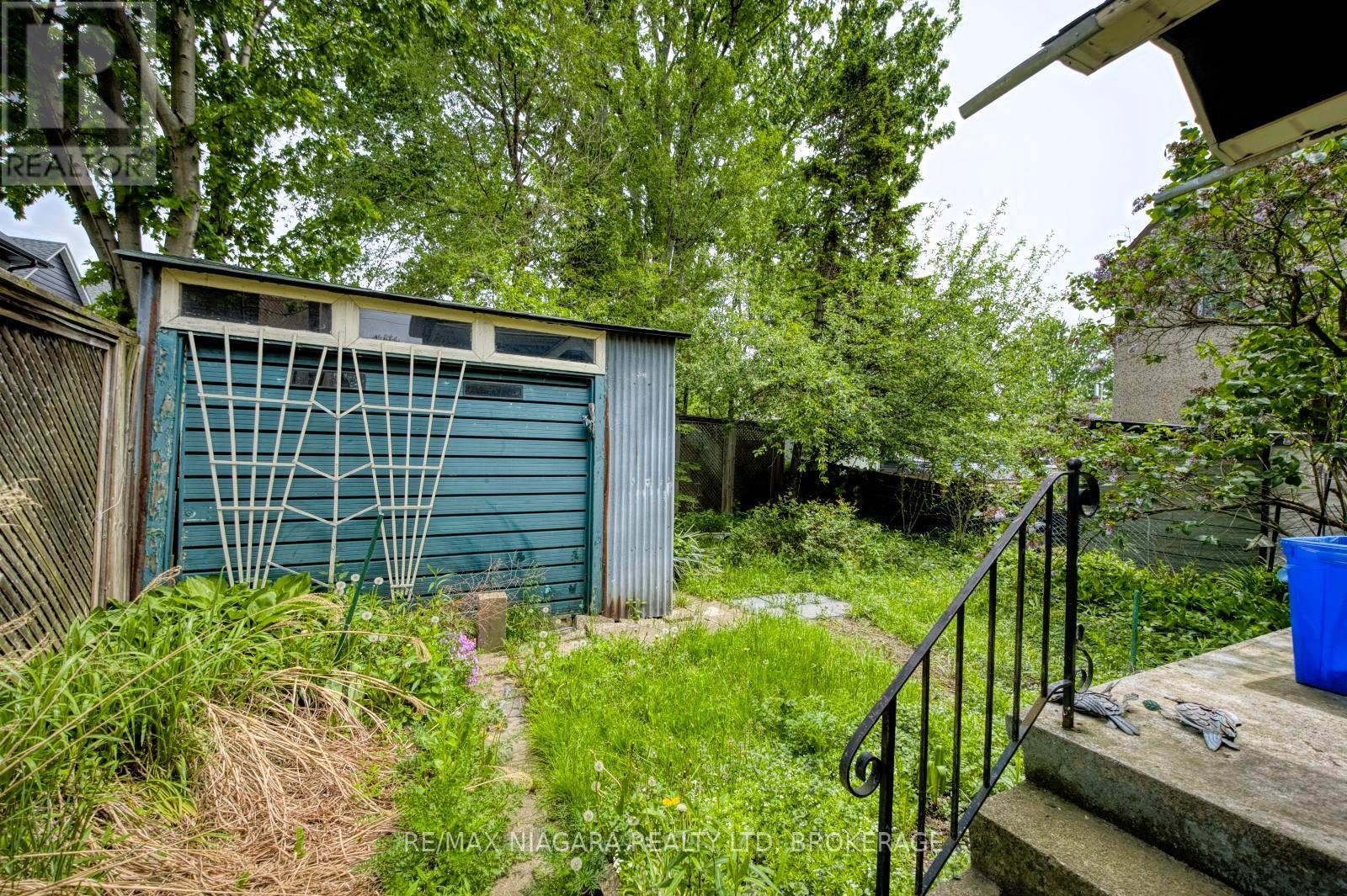 208 HELLEMS AVENUE - 20