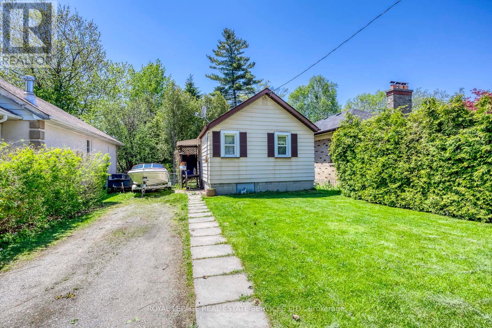 10 THATCHER AVENUE - 20