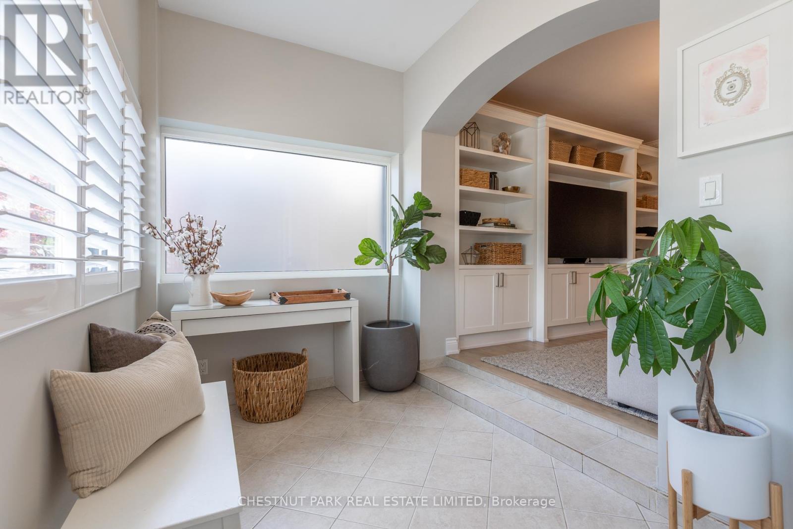655 MORTIMER AVENUE - 4