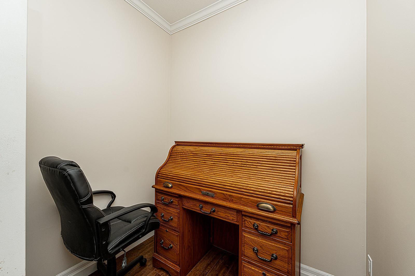 House in Chilliwack - Image 11