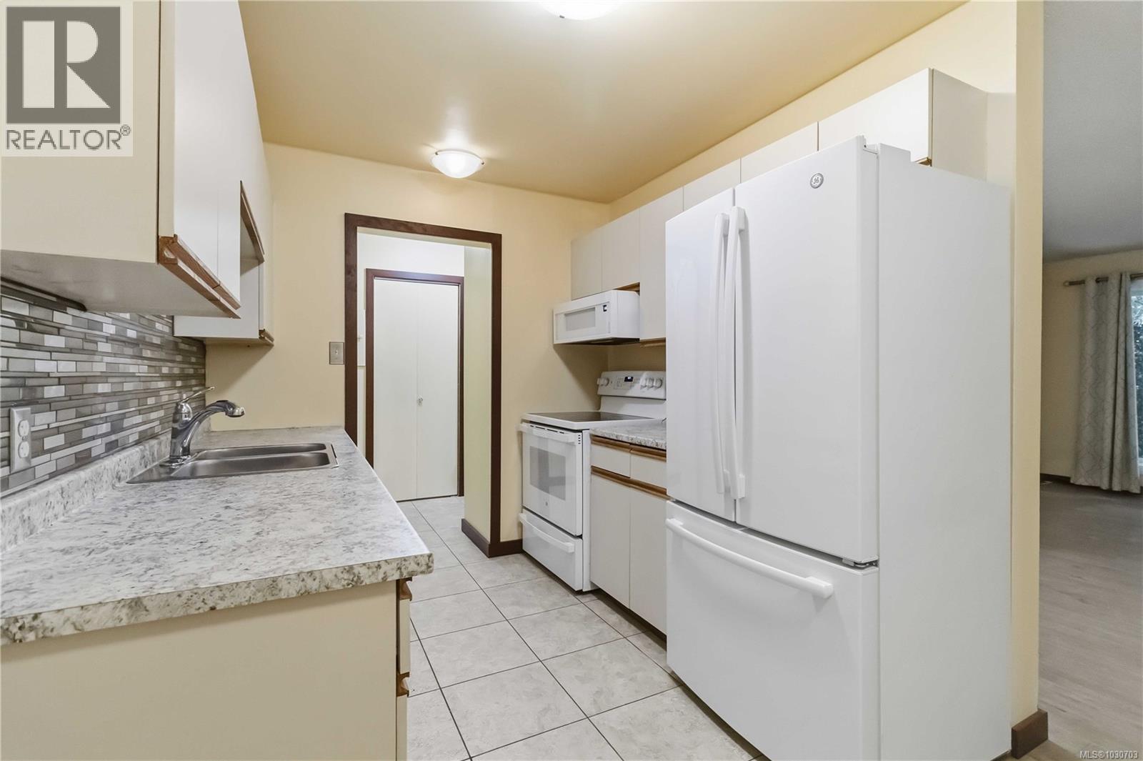 #106 1619 Morrison St - 11
