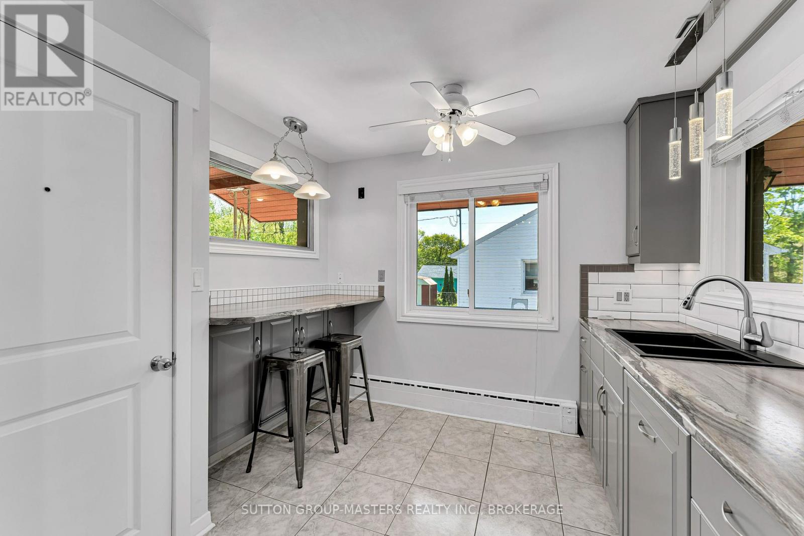 215 YONGE STREET - 16