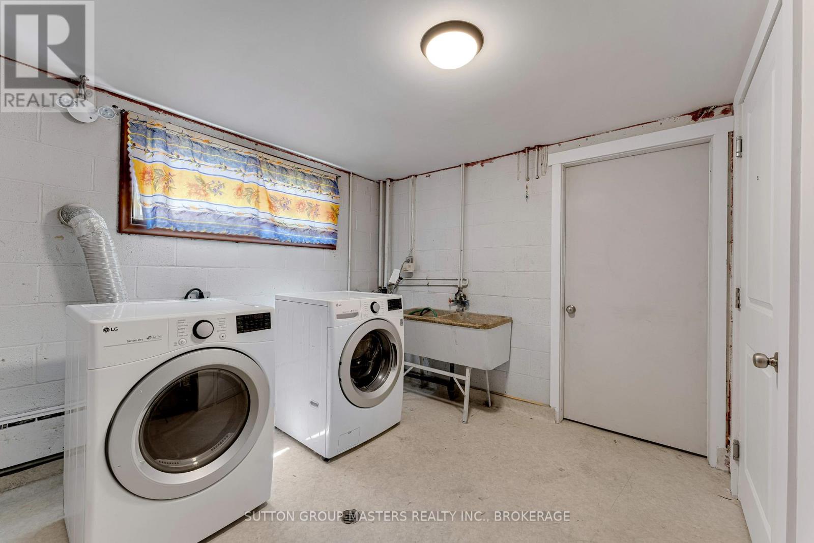 215 YONGE STREET - 29