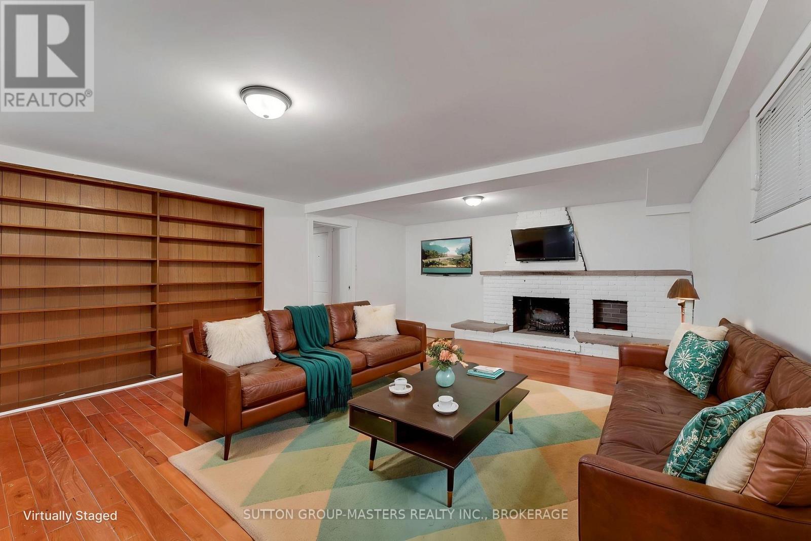 215 YONGE STREET - 31