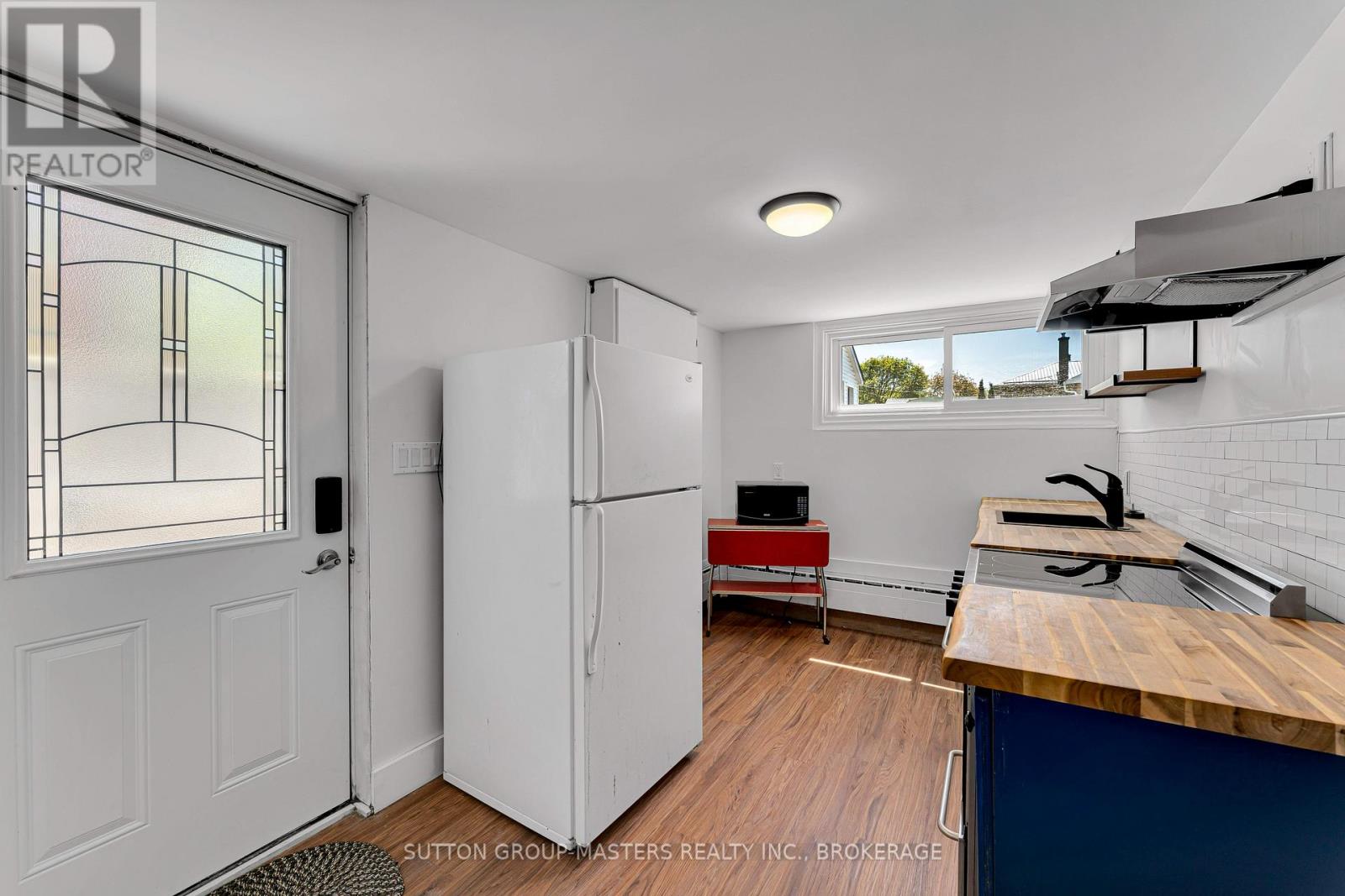 215 YONGE STREET - 34