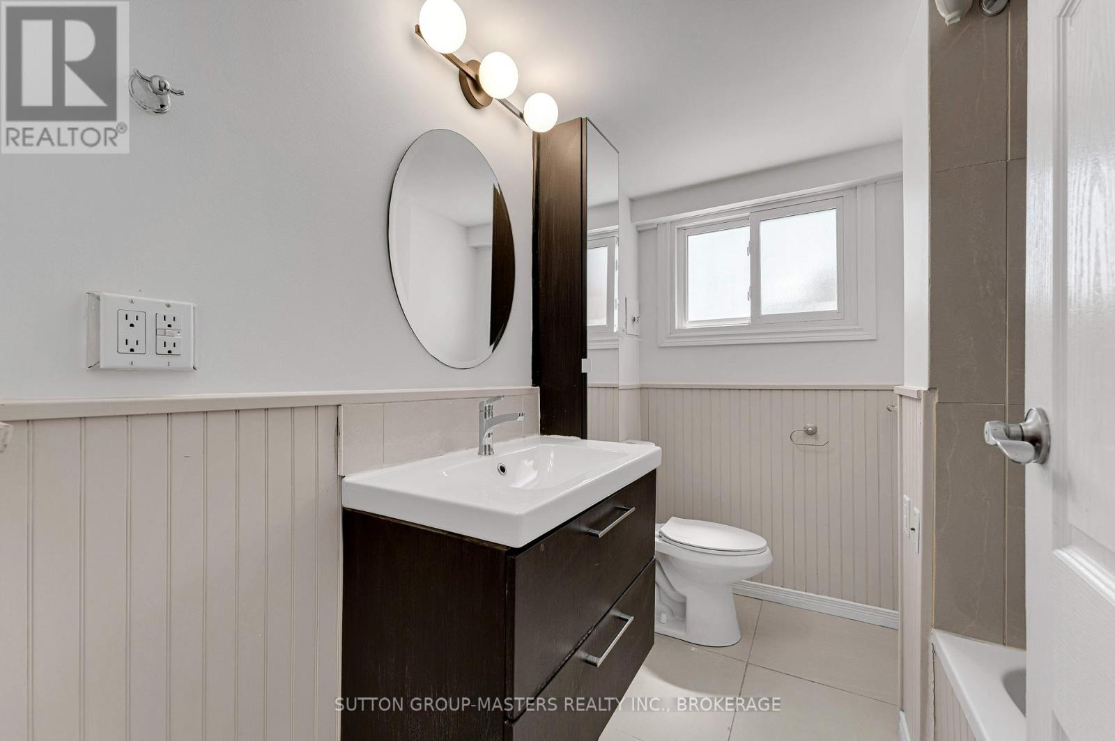 215 YONGE STREET - 38