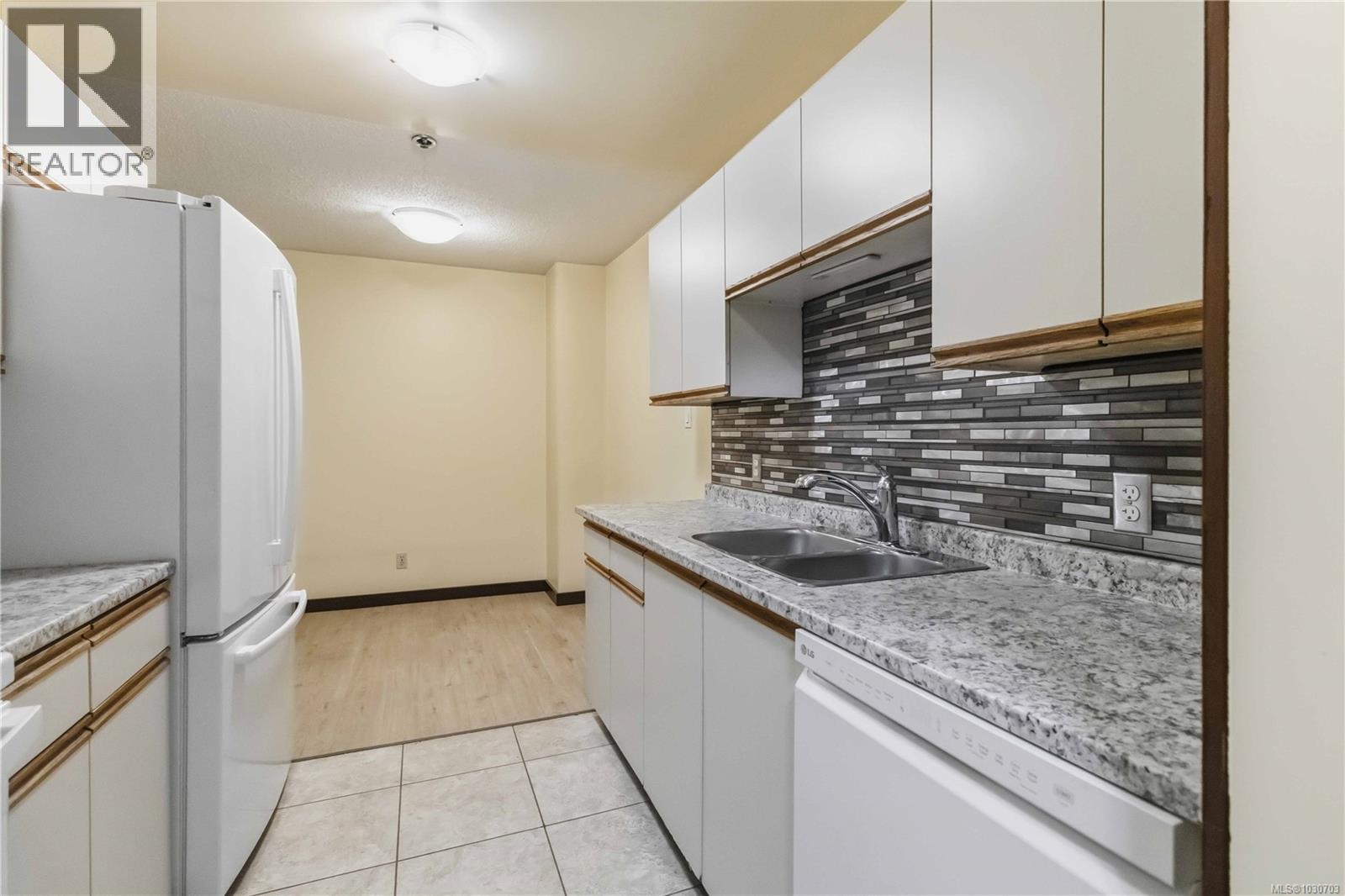 #106 1619 Morrison St - 14
