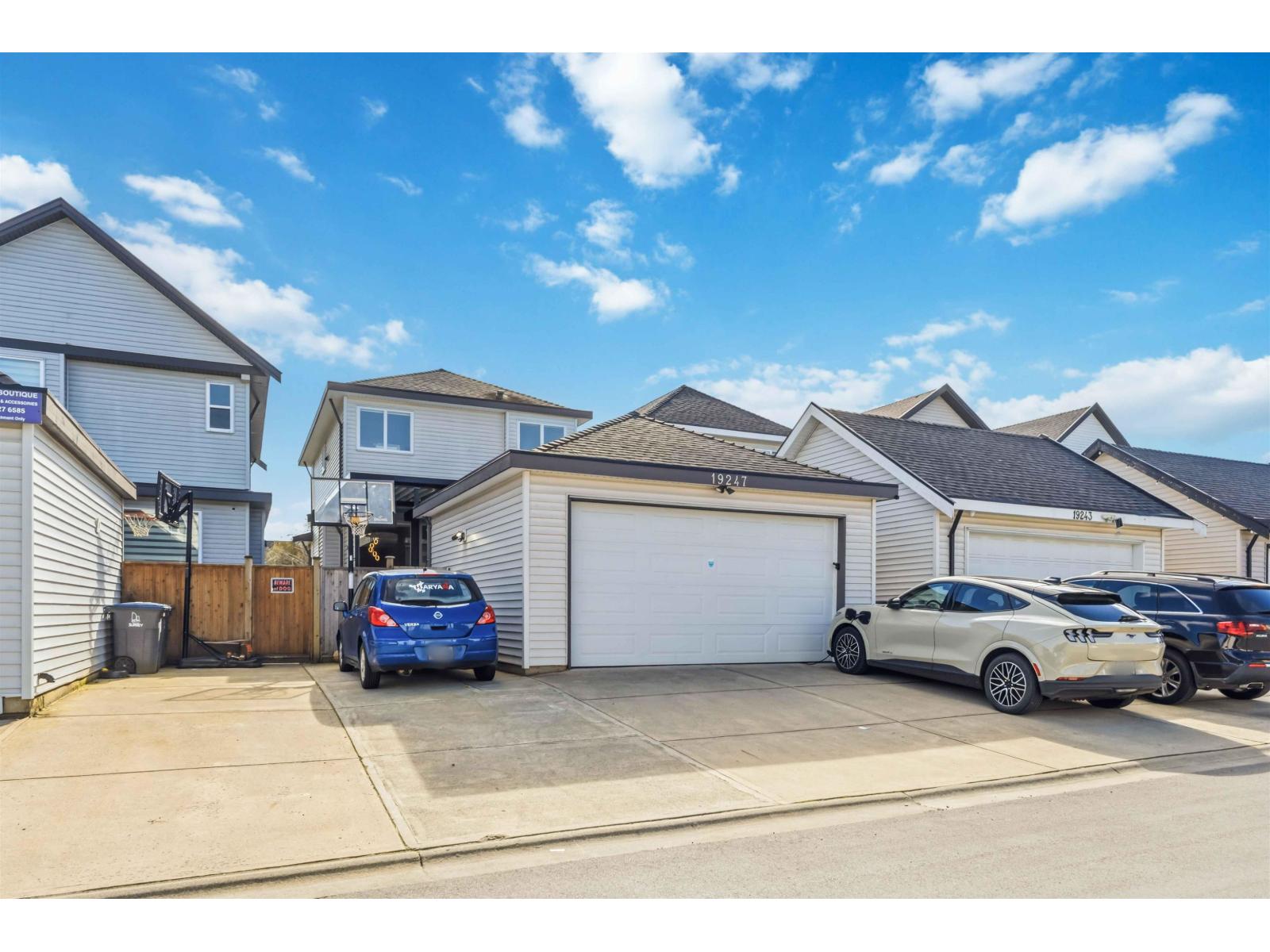 19247 71 AVENUE, Surrey
