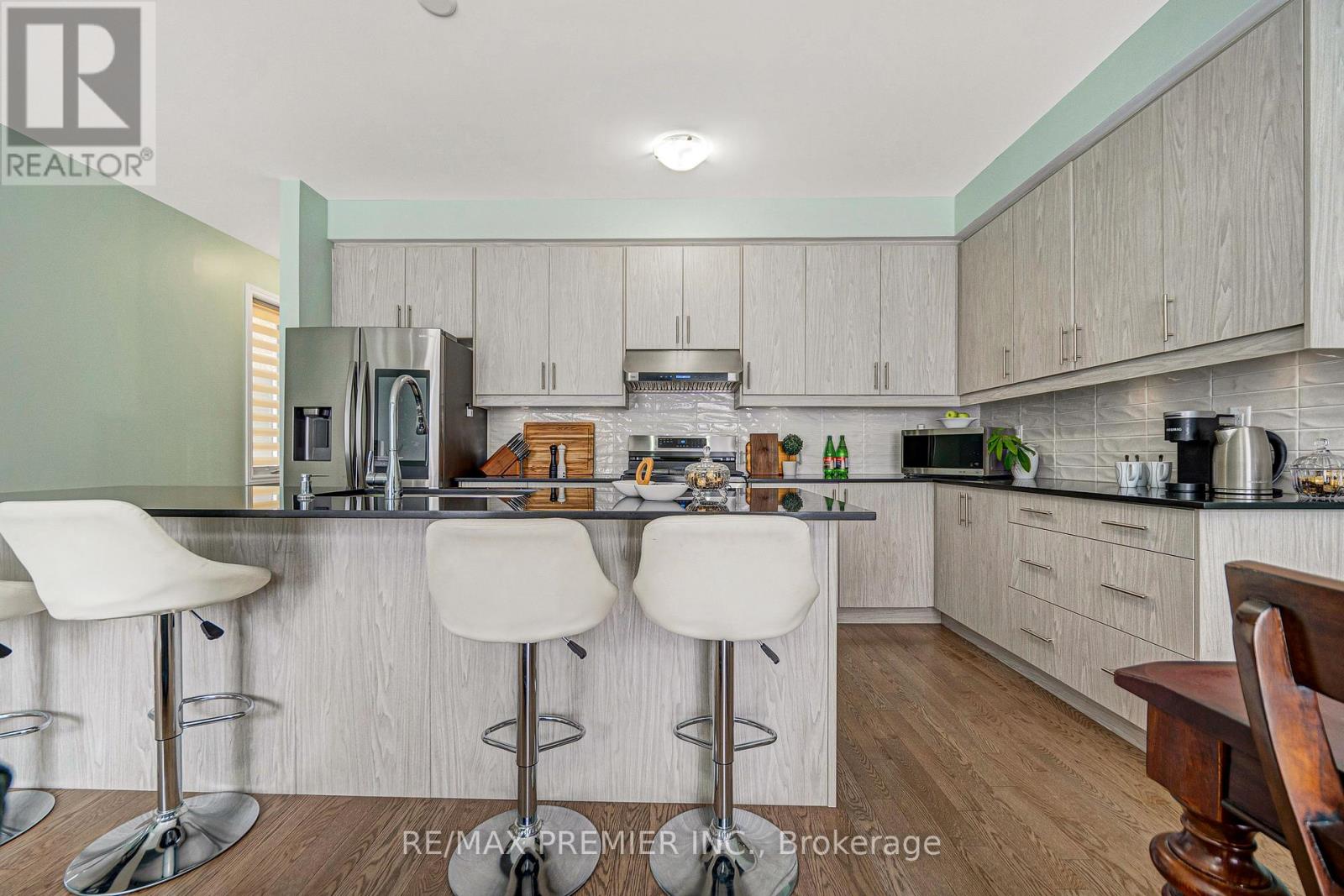 55 SINGHAMPTON ROAD - 12