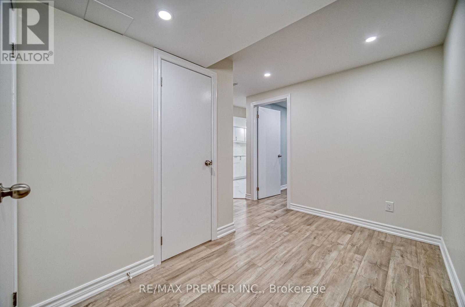 55 SINGHAMPTON ROAD - 34