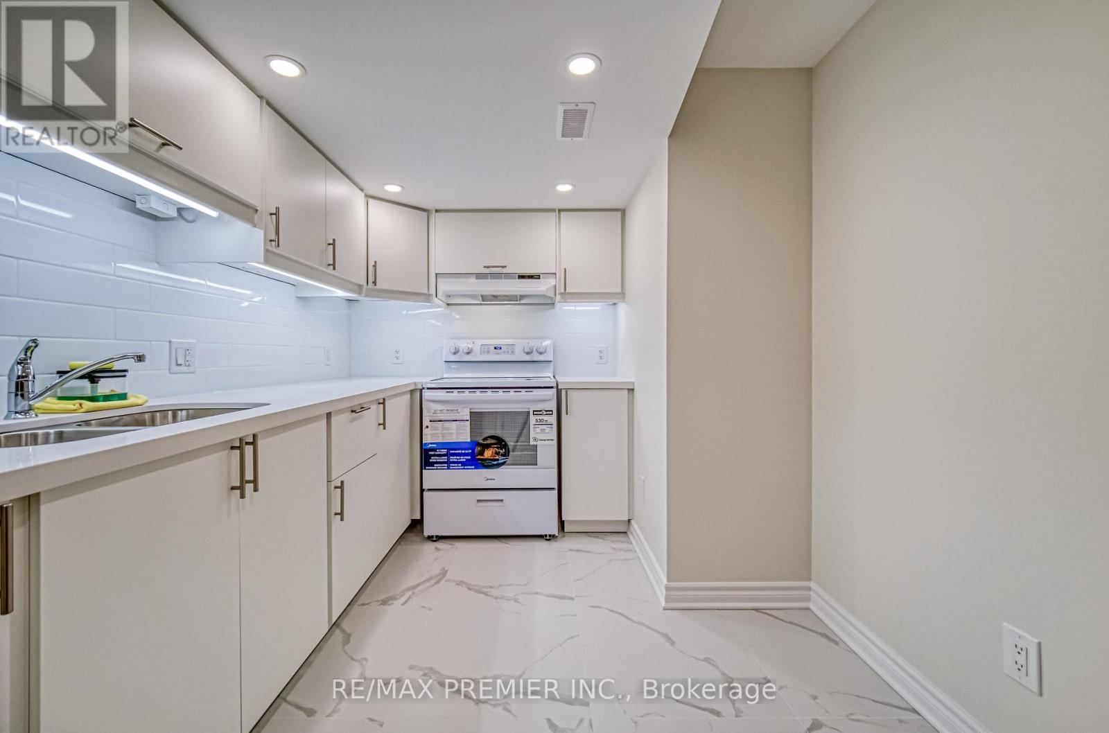 55 SINGHAMPTON ROAD - 38