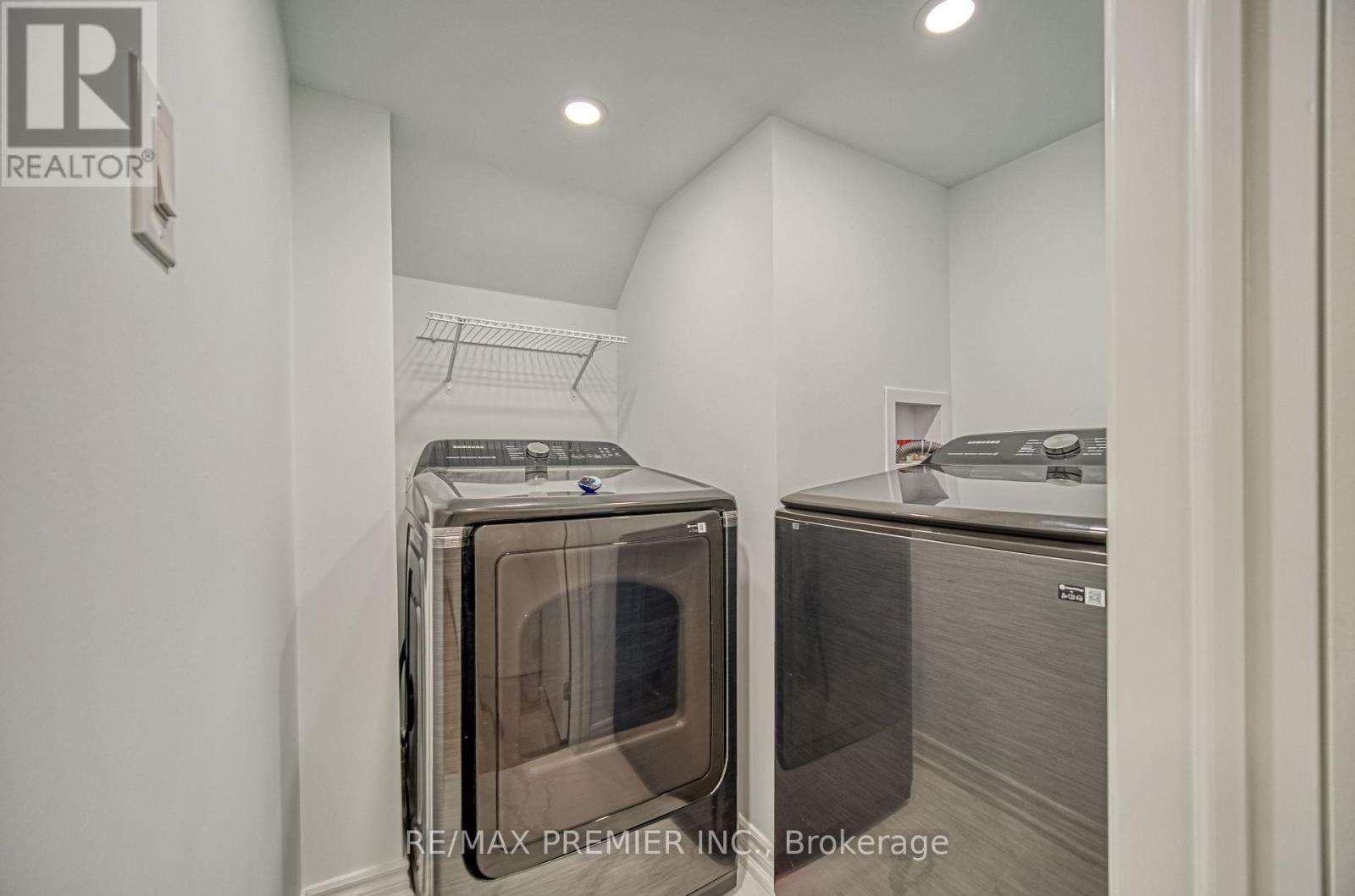 55 SINGHAMPTON ROAD - 48