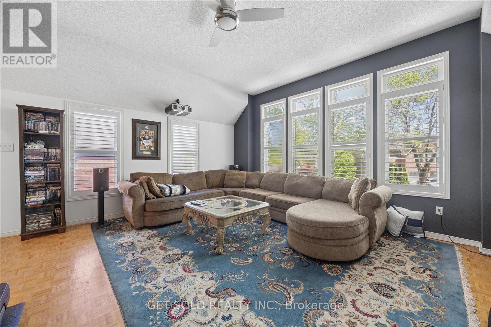 64 SPENCE DRIVE - 23