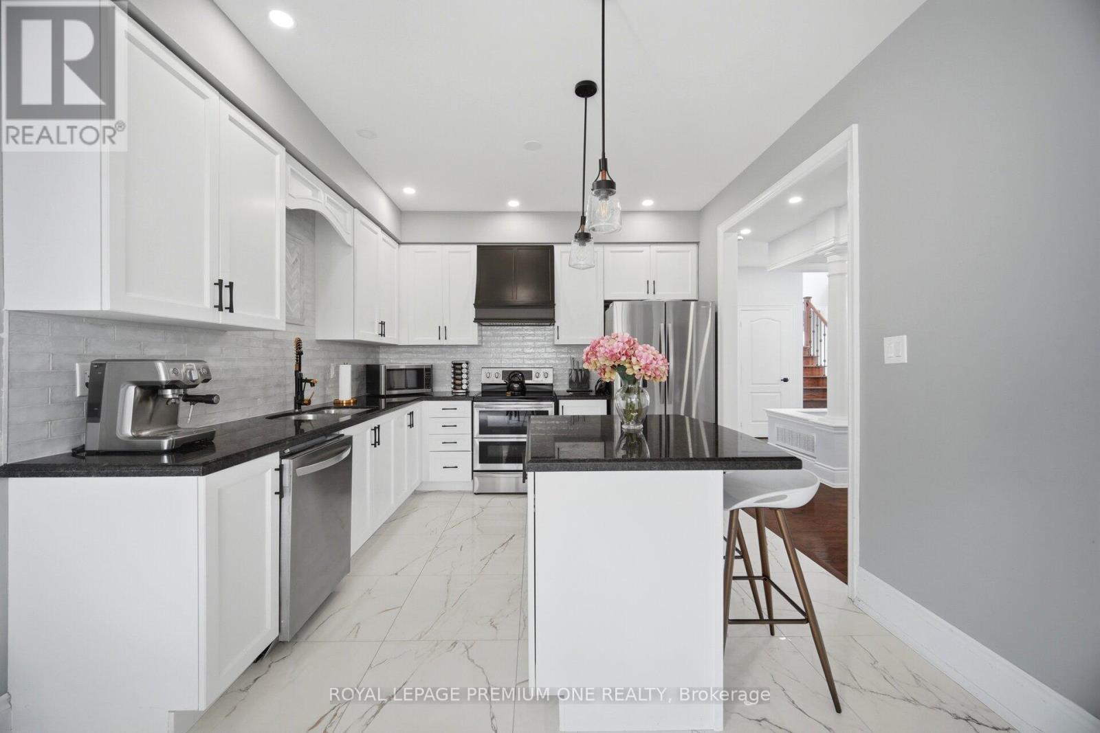 95 RETREAT BOULEVARD - 10