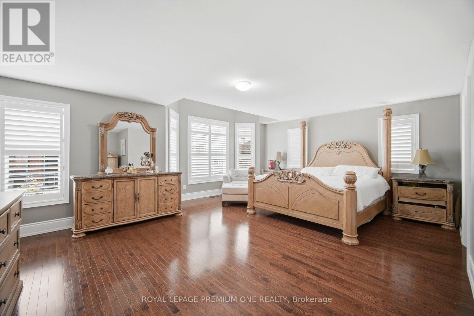 95 RETREAT BOULEVARD - 23