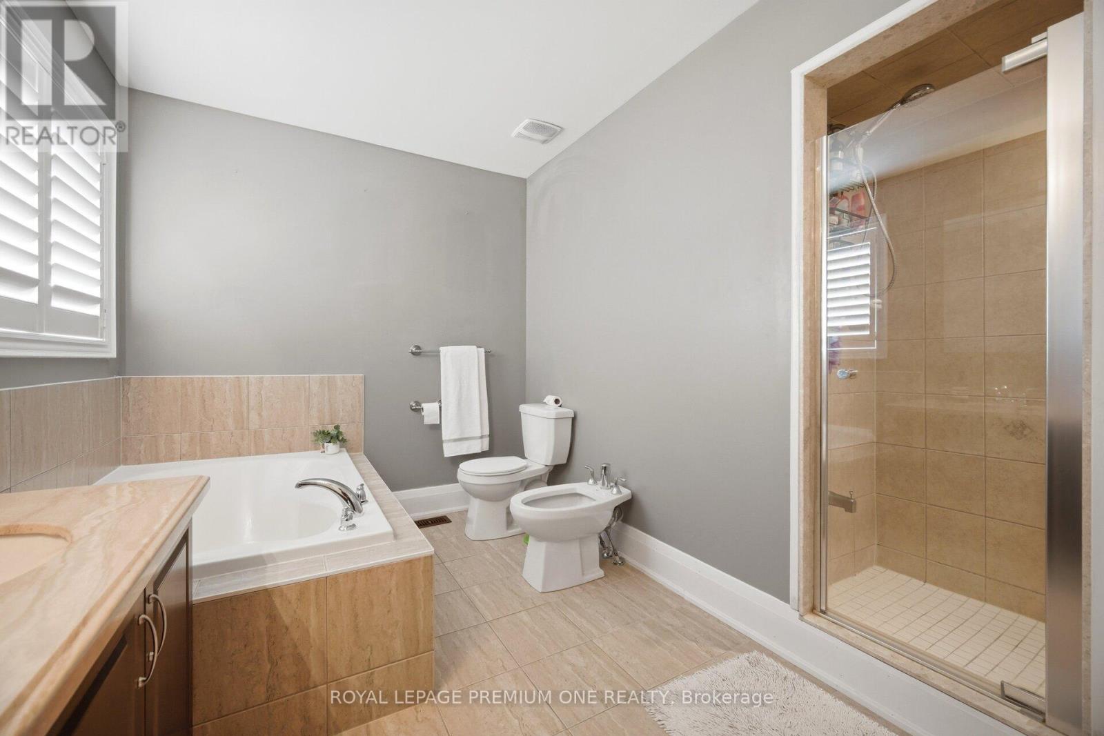 95 RETREAT BOULEVARD - 26