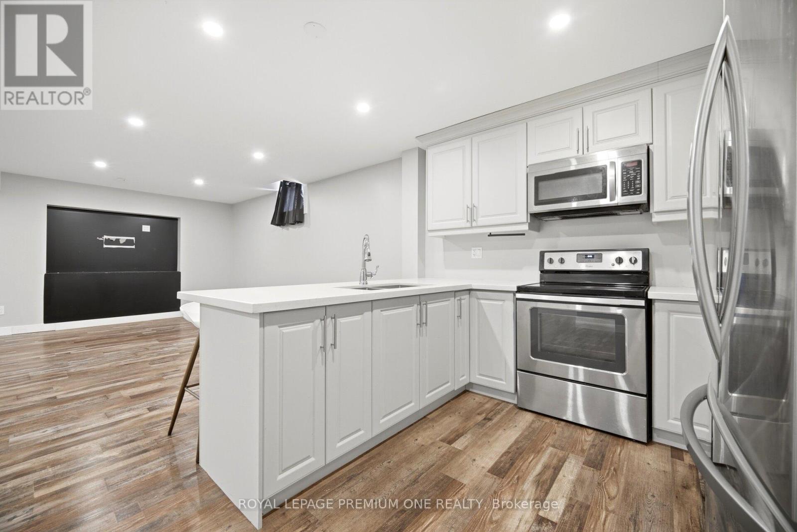 95 RETREAT BOULEVARD - 38