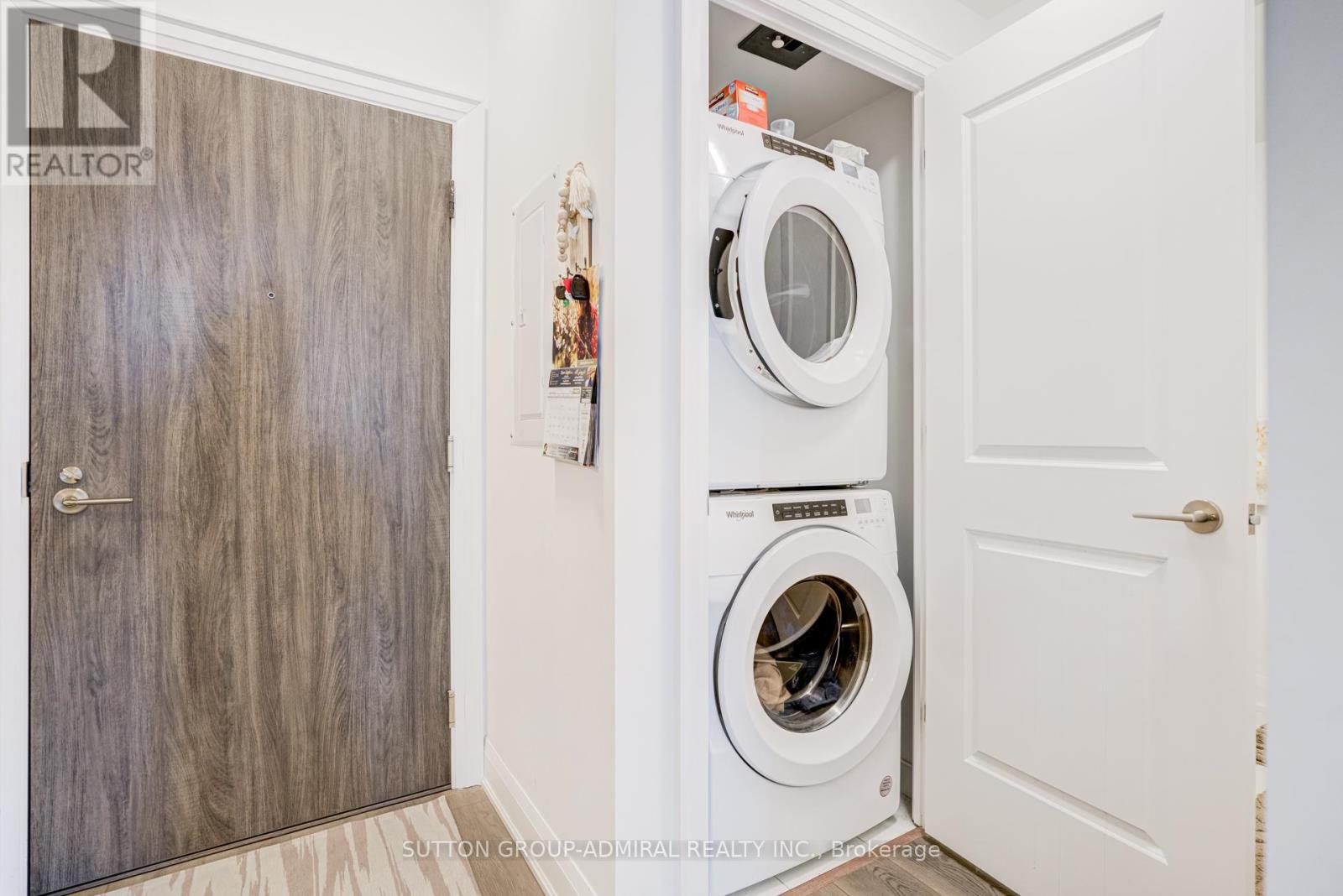 #1010 20 GATINEAU DRIVE - 23
