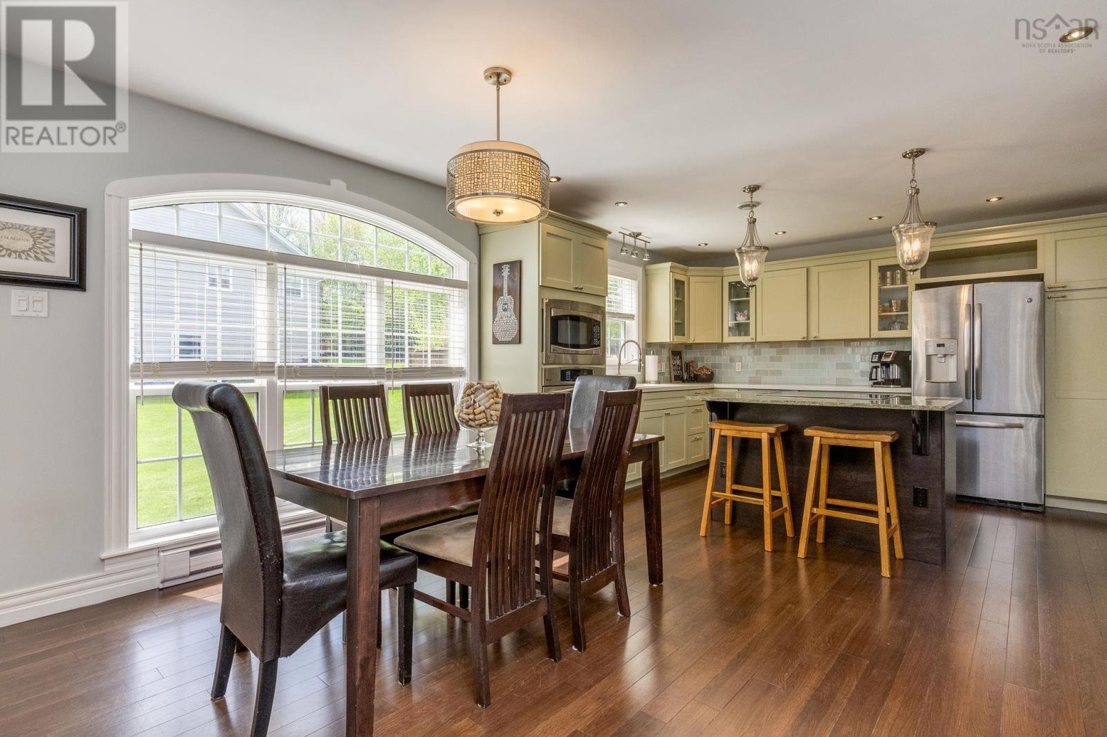 95 Macdonald Park Road S - 14