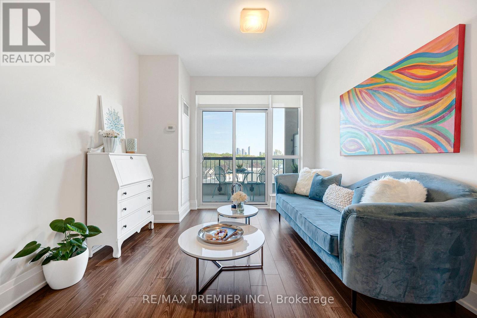 #810 2 OLD MILL DRIVE - 19