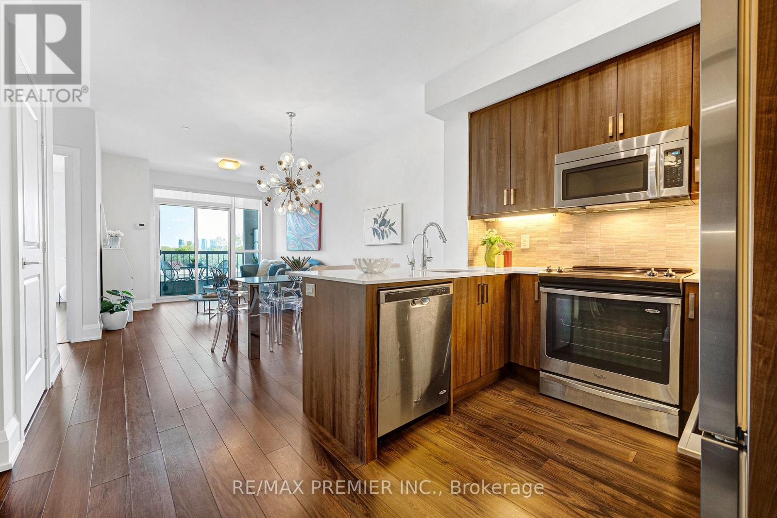 #810 2 OLD MILL DRIVE - 7