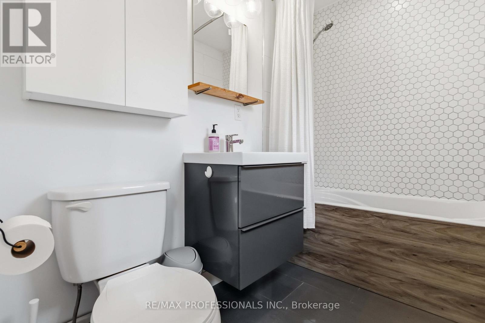 3 SNARESBROOK DRIVE - 15