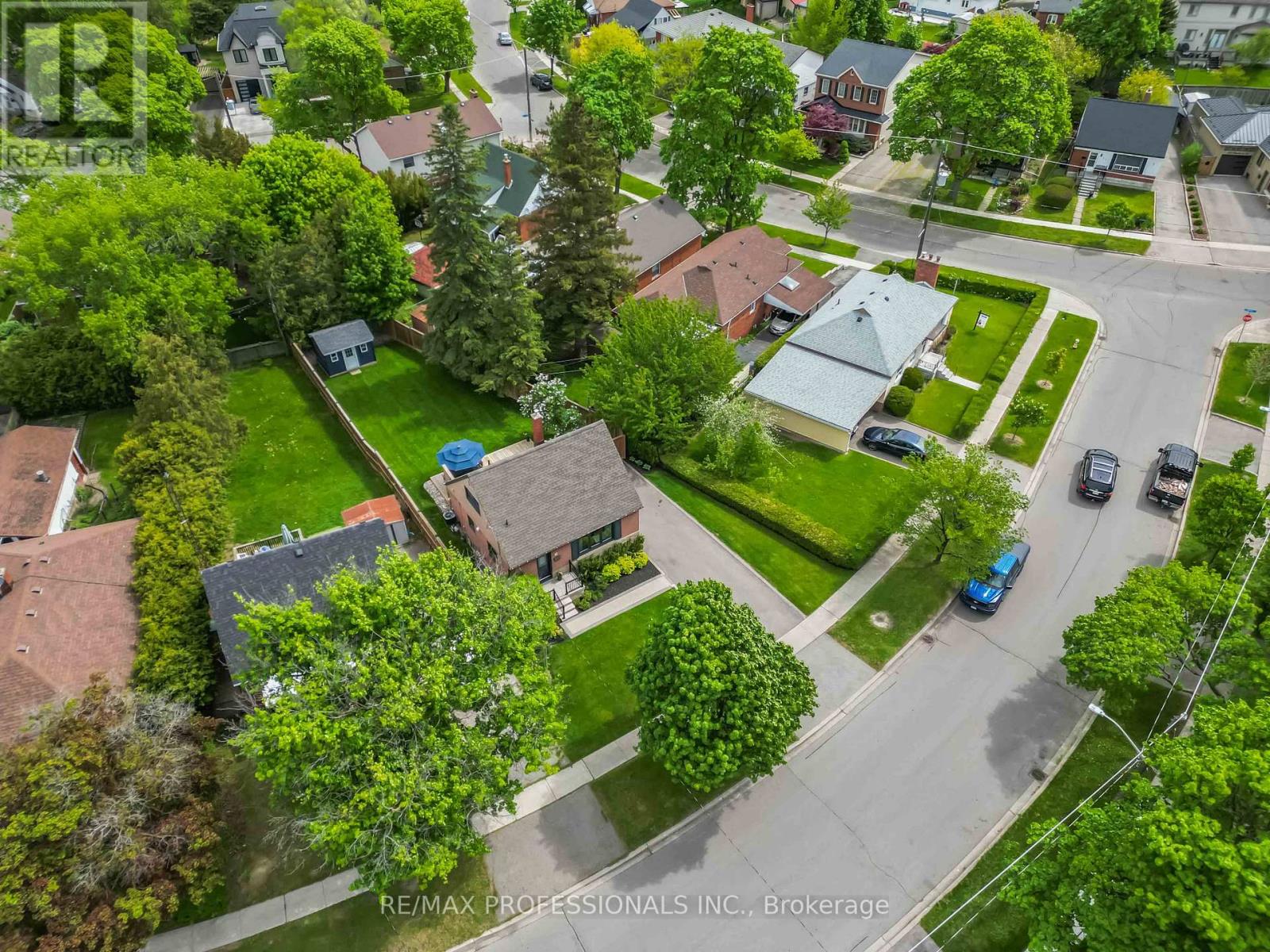 3 SNARESBROOK DRIVE - 25
