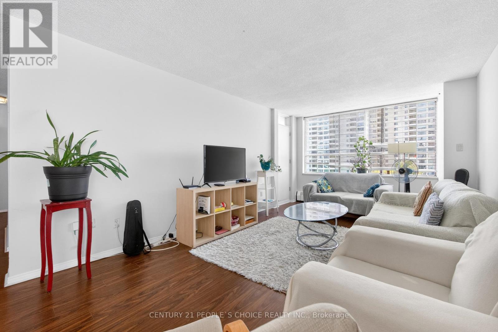 #601 340 DIXON ROAD - 15